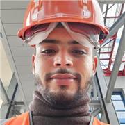 ingénieur avec un master en informatique, fort en math, physique et Algèbre